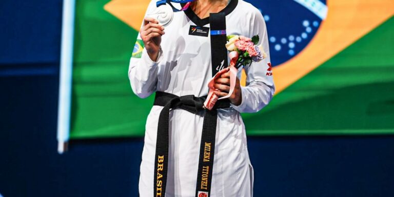 Milena Titoneli é prata no Mundial de taekwondo, o 3º pódio do Brasil