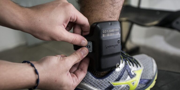 Filipe Martins alega falha involuntária no sinal da tornozeleira