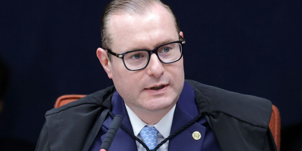 Zanin autoriza julgar ação que acusa deputados do PL de corrupção