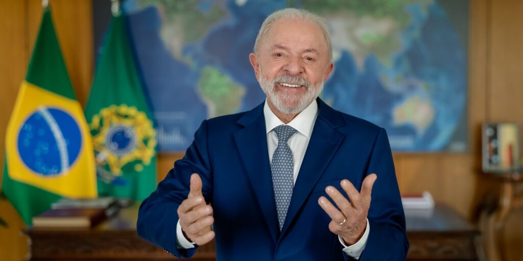 Isenção do IR injeta R$ 28 bilhões na economia, diz Lula