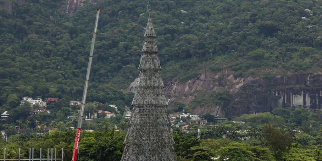Rio se prepara para inaugurar árvore de natal da lagoa