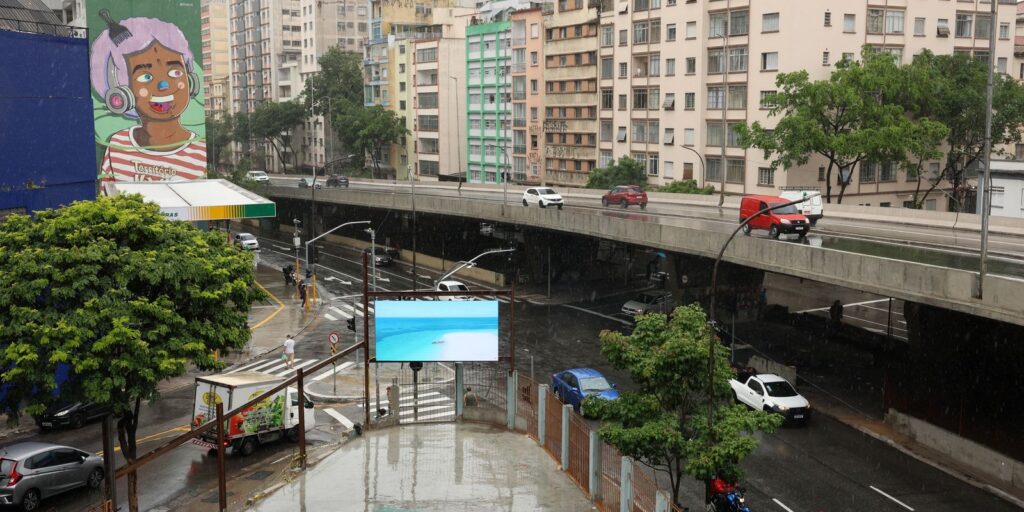 Estado de SP deve ter chuva e ventos intensos até a próxima terça