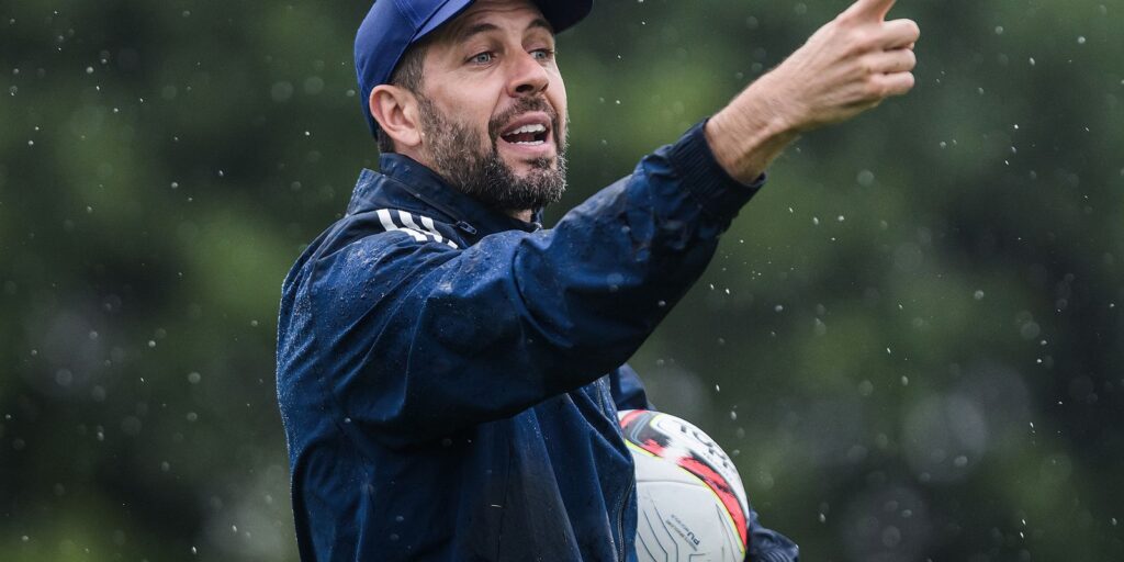 Internacional anuncia a contratação do uruguaio Paulo Pezzolano