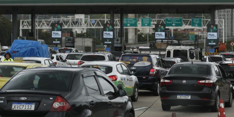 Andarilho invade Ponte Rio-Niterói e causa confusão no trânsito