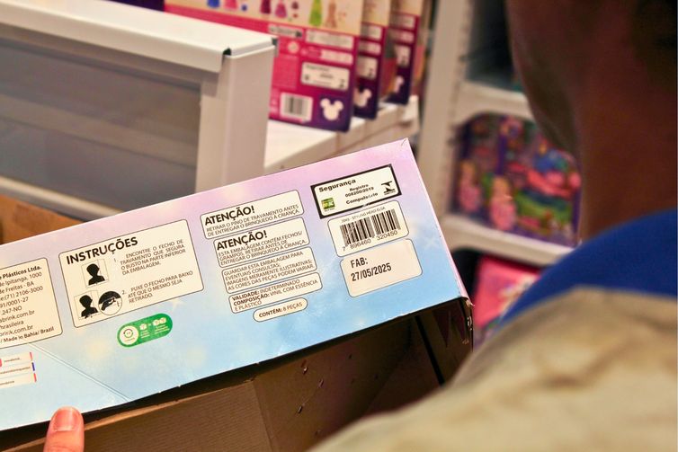 17/12/2025 - Rio de Janeiro - Inmetro identifica mais de 90 mil produtos da época do Natal irregulares, dos quais 82,4 mil eram brinquedos. Foto: Operação Natal Seguro/Inmetro