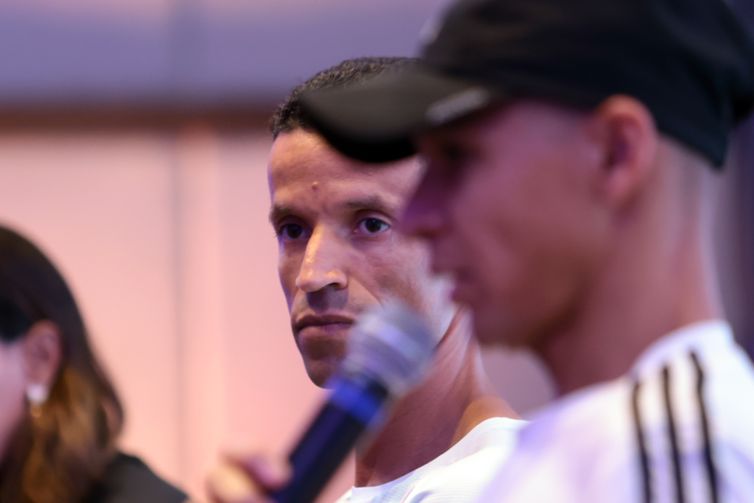 São Paulo (SP), 30/12/2025 - O corredor brasileiro Johnatas Cruz, durante entrevista coletiva dos atletas de elite da 100ª Corrida de São Silvestre. Foto: Paulo Pinto/Agência Brasil