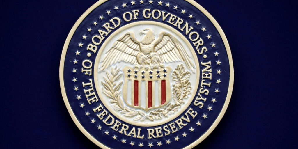 Trump usa acusação criminal como chantagem para reduzir juros, diz FED