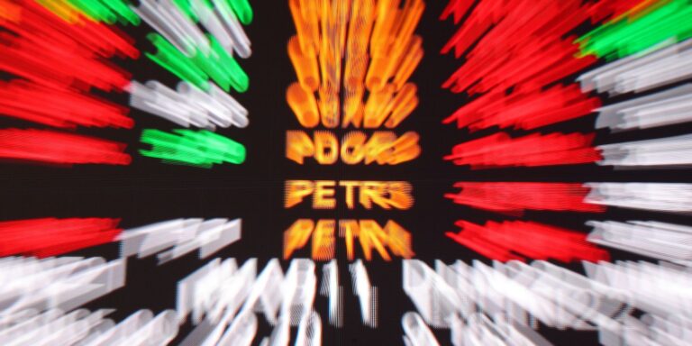 Bolsa bate recorde e fecha acima dos 166 mil pontos pela primeira vez