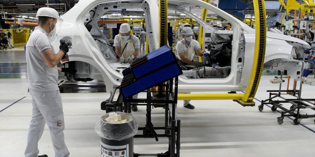 Juros altos travam crédito para 80% das indústrias, revela pesquisa