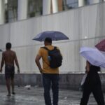 País com maioria das regiões em alerta de chuvas intensas nesta quarta