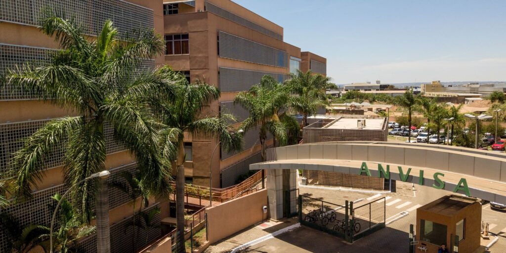 Anvisa suspende suplementos alimentares de duas marcas; confira