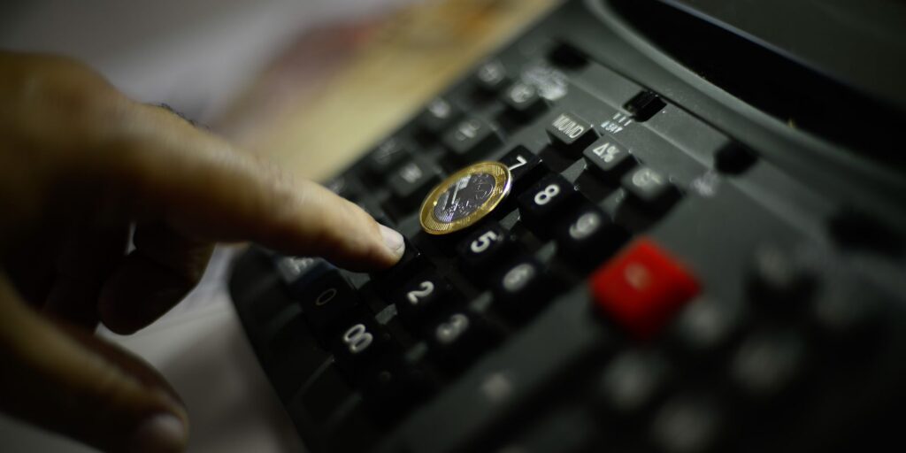 Dívida pública pode alcançar até R$ 10,3 trilhões em 2026