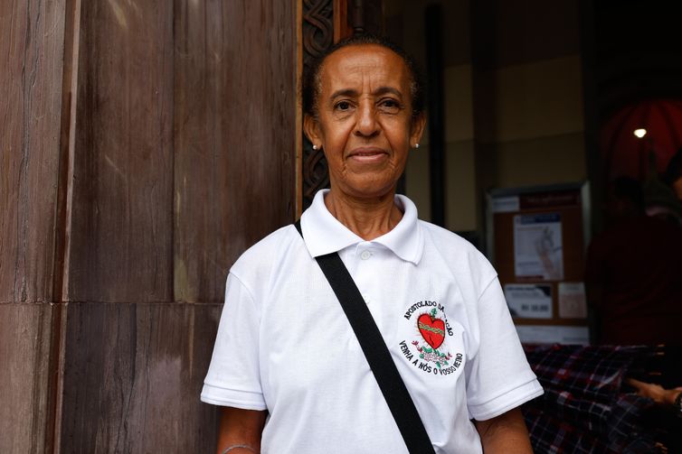 Rio de Janeiro (RJ), 20/01/2026 - Maria de Jesus Pereira, comparece à missa para São Sebastião, padroeiro da cidade do Rio de Janeiro, presidida pelo cardeal Dom Orani Tempesta, arcebispo do Rio, no Santuário Basílica de São Sebastião, na Tijuca, zona norte da cidade.  Foto: Tânia Rêgo/Agência Brasil