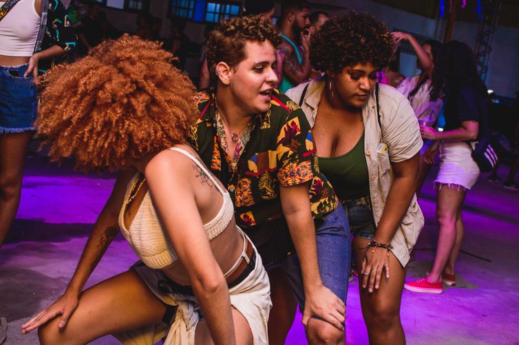 21/01/2026 - Rio de Janeiro - Blocos LGBTQIA+ do Rio de Janeiro pregam alegria e pluralidade. Bloco Sai Hétero. Foto: Saulo Costa/ Bloco Sai Hétero