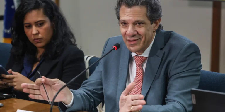 Haddad pede que Congresso enfrente problema dos supersalários