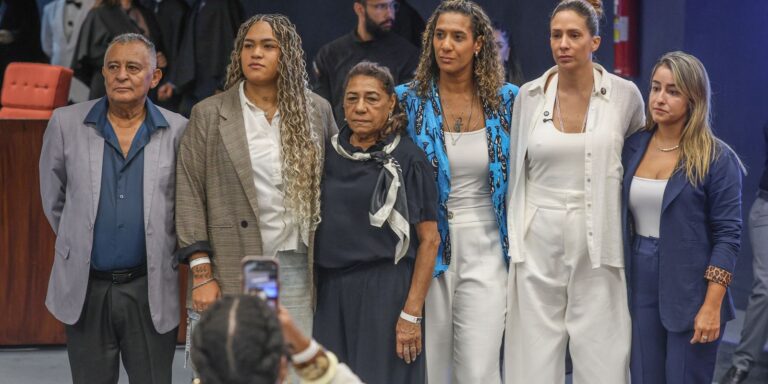 Parentes de Marielle e Anderson esperam justiça e mais investigação