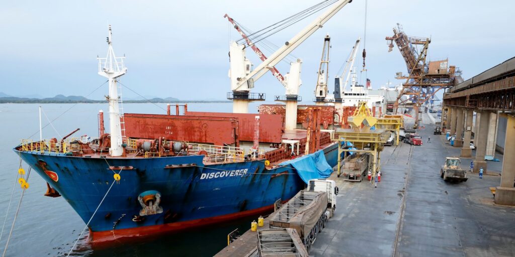 Novas tarifas de Trump poupam 46% das exportações do Brasil aos EUA