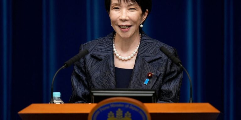 Sanae Takaichi obtém vitória eleitoral histórica no Japão