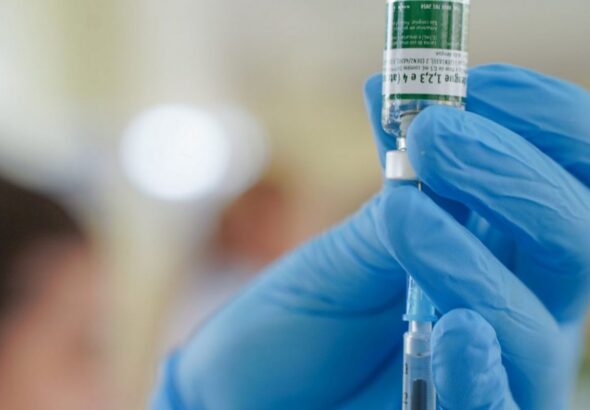 Equipes do SUS começam a receber vacina do Butantan contra a dengue