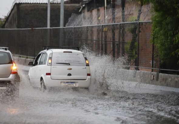Chuvas no Rio de Janeiro deixam um morto em Angra dos Reis