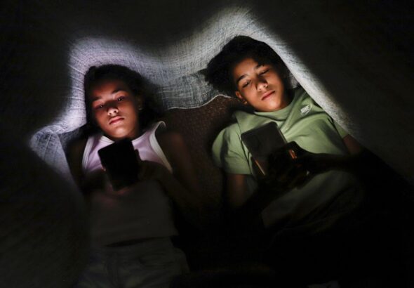 Estudo mostra impacto de vídeos curtos no desenvolvimento infantil