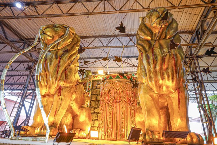 Rio de Janeiro (RJ), 12/02/2026 – Alegorias da Unidos de Padre Miguel - Escolas da Série Ouro do Rio terão competição acirrada pelo campeonato.
Foto: Carlos Lucio/ UPM