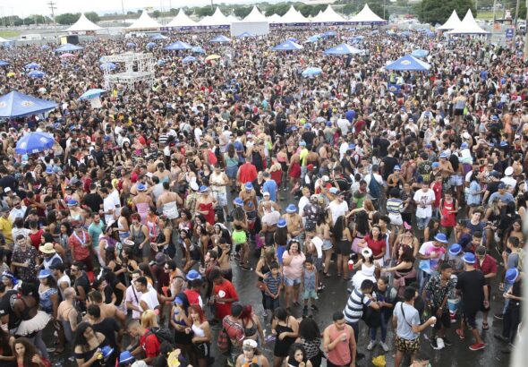 Carnaval requer prevenção de acidentes com rede elétrica, diz Abradee