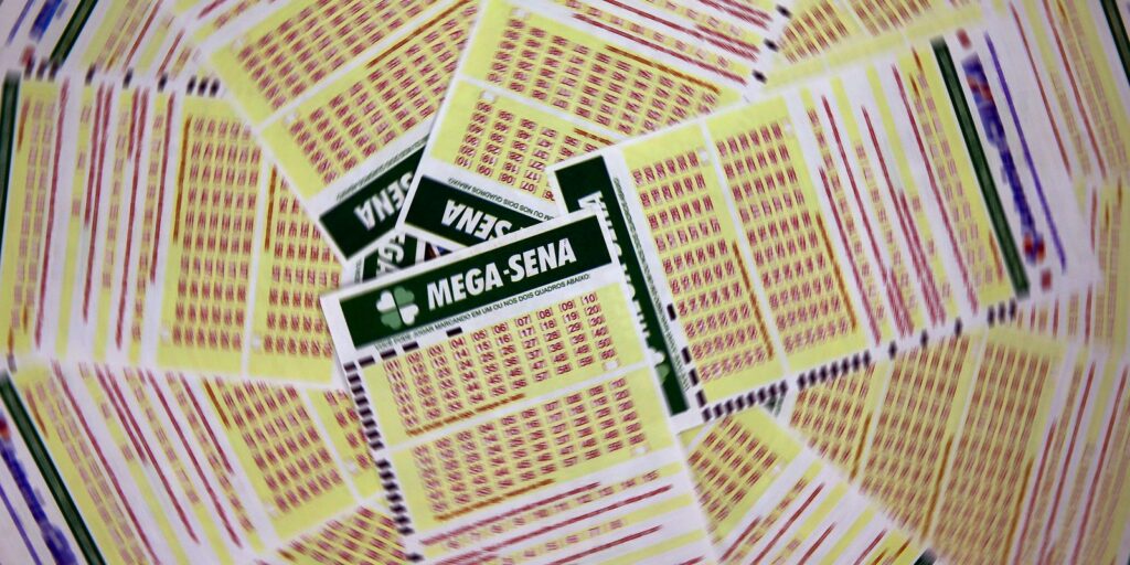 Mega-sena acumula e prêmio principal vai para R$ 130 milhões