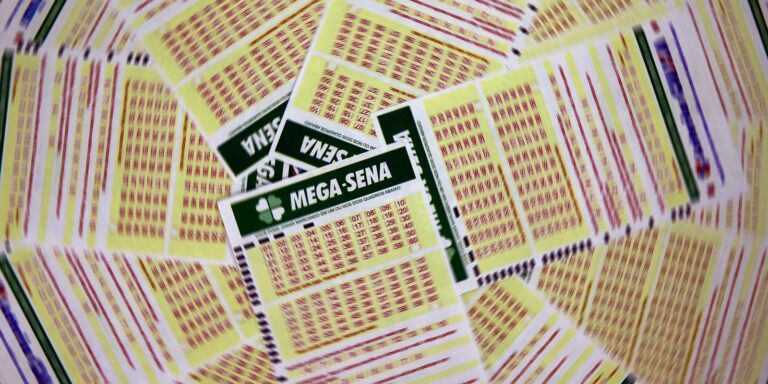 Mega-sena acumula e prêmio principal vai para R$ 130 milhões