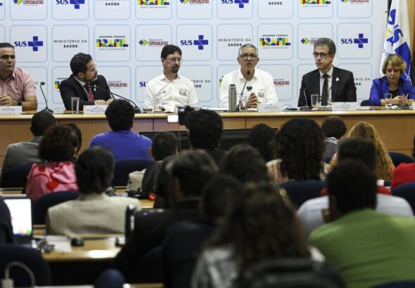 Saúde anuncia 3 mil vagas de residência e 900 para especialistas