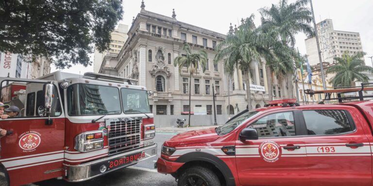 Incêndio atinge prédio da Faculdade de Direito da USP em São Paulo