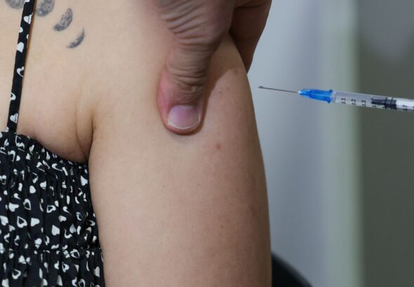 Anvisa indica vacina contra o HPV para prevenir mais tipos de câncer