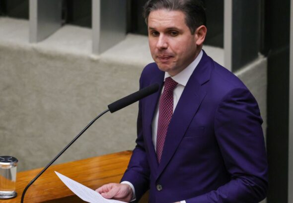 Decisão de Flávio Dino sobre penduricalhos foi "feliz", diz Hugo Motta