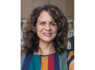 19/02/2026 - 'Graphic novels' podem preparar professores para debate étnico-racial em sala de aula. Na foto Professora da UFF Walcéa Barreto Alves.Foto: Divulgação/arquivo pessoal