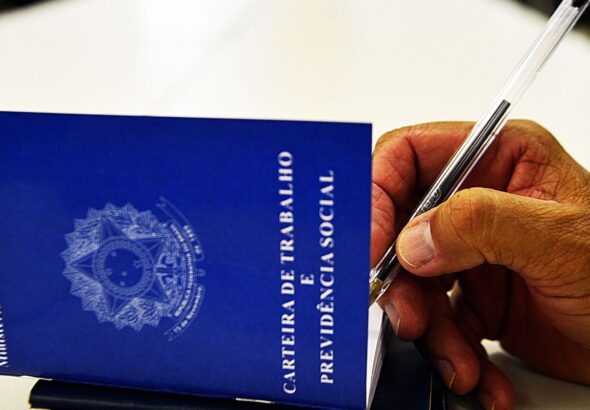 Brasil tem recorde de 66,8% dos trabalhadores na previdência social