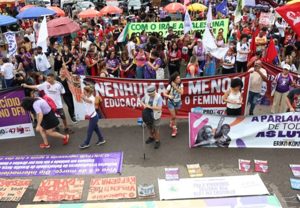 “Parem de nos matar”: exigem mulheres no 8 de março em Brasília
