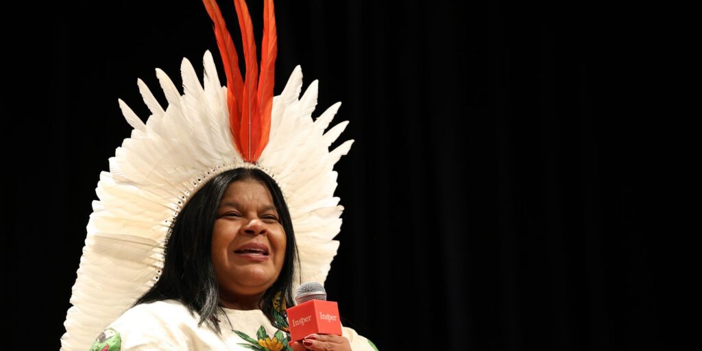 Após cinco dias de internação, Sônia Guajajara recebe alta médica