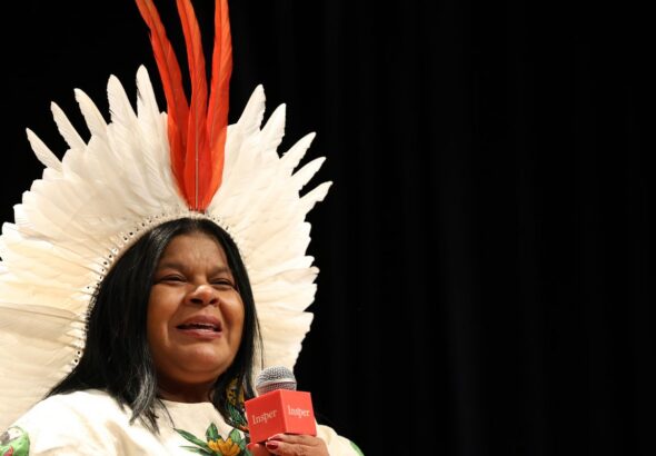 Após cinco dias de internação, Sônia Guajajara recebe alta médica