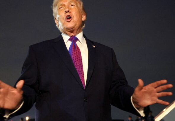 EUA suspendem ataques a usinas; Irã diz que Trump recuou após ameaças