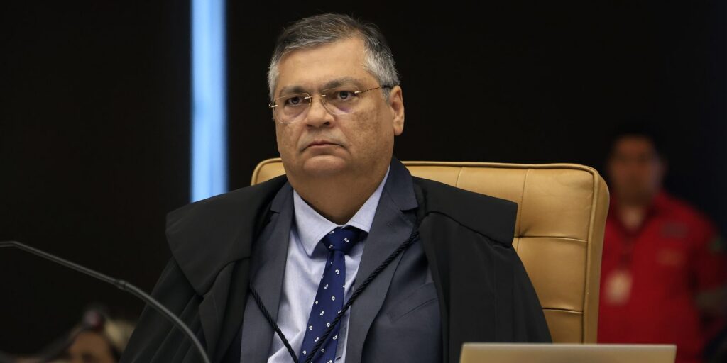 Dino defende STF e diz que Corte "acerta mais do que erra"