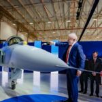 Lula batiza primeiro caça Gripen produzido no Brasil