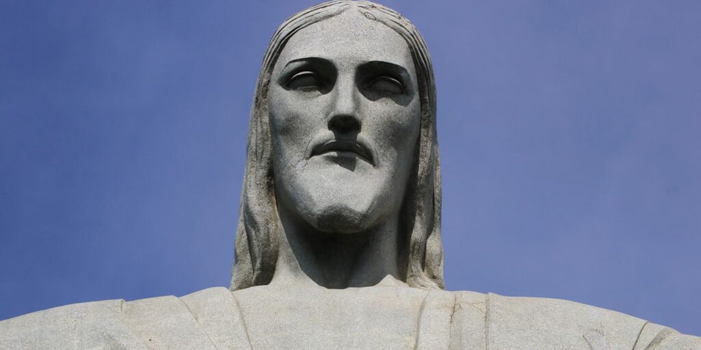 Cristo será iluminado em campanha de combate à violência de gênero