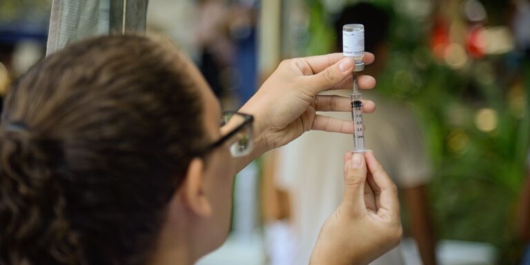 Vacinação nacional contra gripe começa no sábado