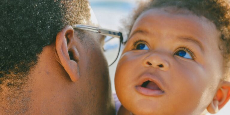 Saiba o que muda com a nova licença-paternidade no Brasil