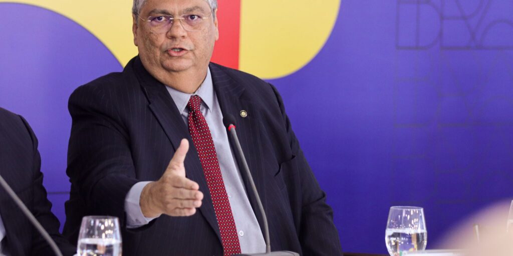 Moraes autoriza buscas da PF contra acusado de perseguir Flávio Dino