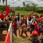 Contra violência e por reforma agrária, mulheres do MST ocupam terras