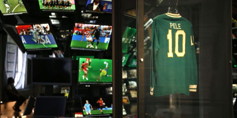 Museu do Futebol lança audioguia em formato de programa de rádio