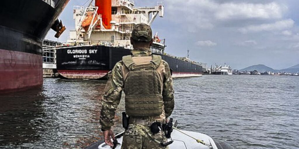 PF faz operação para combater tráfico de drogas no Porto de Santos