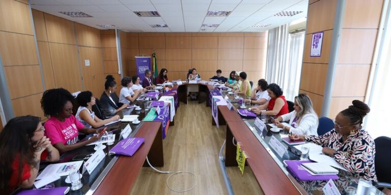 Fim da escala 6x1: proposta pode aliviar dupla jornada das mulheres