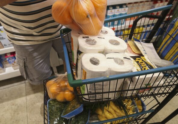 Prévia da inflação de março fica em 0,44%, pressionada por alimentos